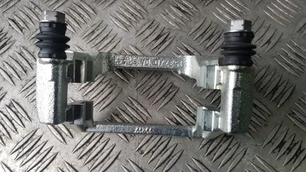 VOLVO V60 Bremszangenhalterung links hinten OEM 1537/d image 5