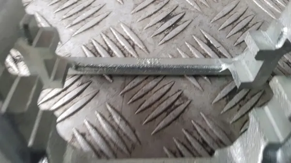 VOLVO V60 Bremszangenhalterung links hinten OEM 1537/d image 7