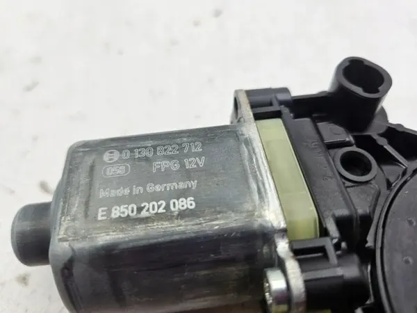Régulateur de vitre droite arrière Audi Q3 F3 OEM 0130822712 image 6