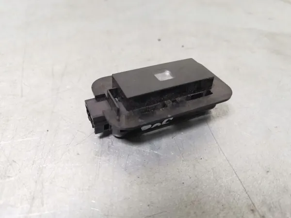 Luz de matrícula Peugeot 508 OEM FBZ15645 image 2