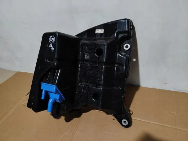 Pompe réservoir AdBlue d'occasion OEM 4067411AD Audi image 3