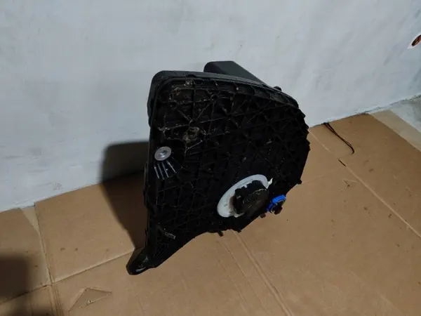 Pompe réservoir AdBlue d'occasion OEM 4067411AD Audi image 6