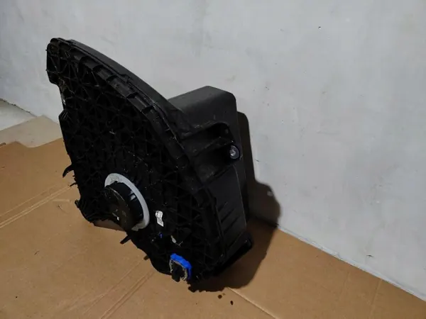 Pompe réservoir AdBlue d'occasion OEM 4067411AD Audi image 7