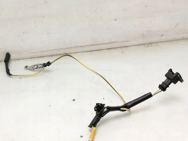 Faisceau de coffre Toyota Corolla OEM 8218402120 image 3