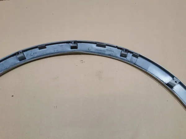 Porsche OE 9Y0853718K Vorderer Rechter Schmutzfänger image 8