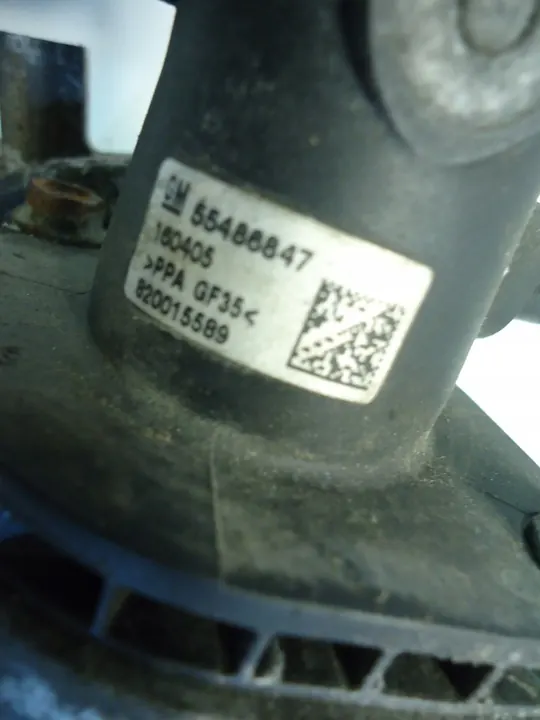 Vattenpump och termostat OPEL ZAFIRA B 2.0CDTI image 4