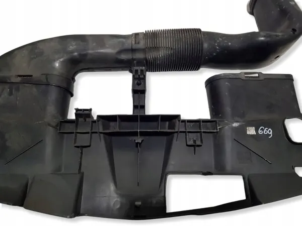 Ilmanottoletkun kansi OEM A2125000255SSS Etu image 10