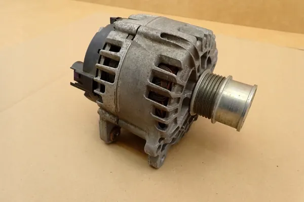 AUDI A1 Vaihtovirtageneraattori 05E903026Q OE image 4