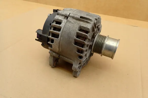 AUDI A1 Vaihtovirtageneraattori 05E903026Q OE image 5