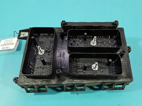 Sulakekotelo OEM 13206751 Opel Astra III H:lle image 5