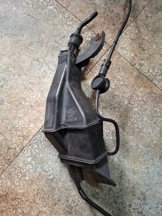 OEM 4B0201803E Audi Hiilisäiliö - Käytetty image 2