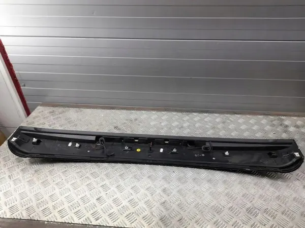 Audi Q5 (8R) Kofferraumspoiler OEM 8R0827933 image 3