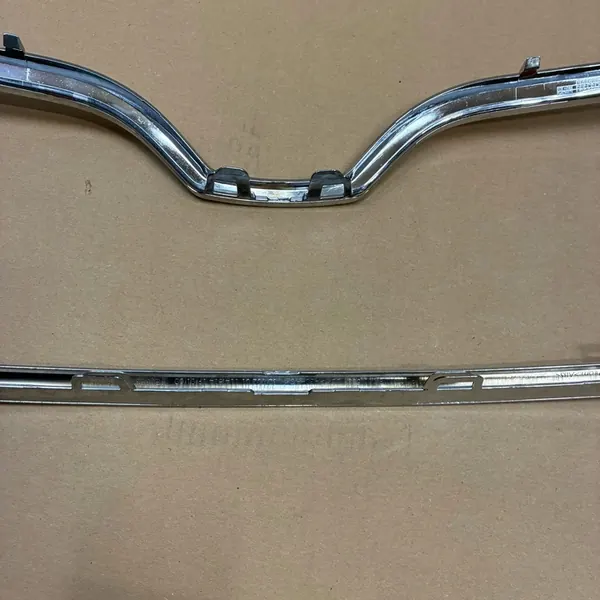 Skoda Octavia III Front Grille Frame 2016-2020 OE image 6
