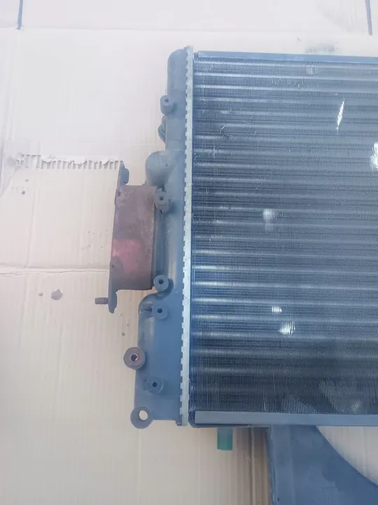 Radiador de agua Iveco Daily 2.3 2.8 3.0 Diesel 2002-2006 image 2