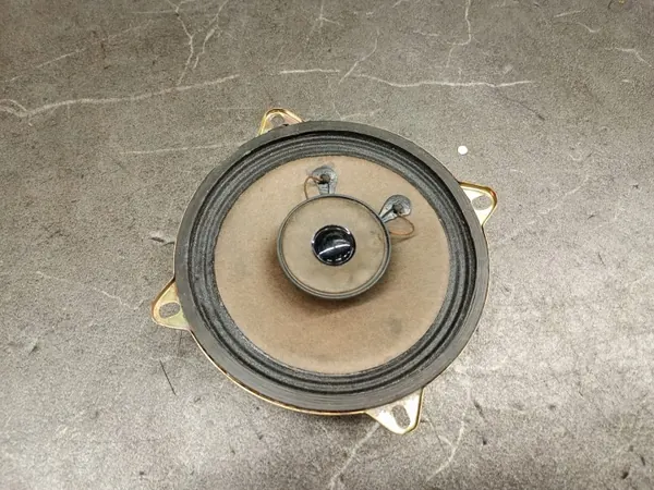 Kaiutin Mercedes W123 OEM glosnik mercedes w123 image 2