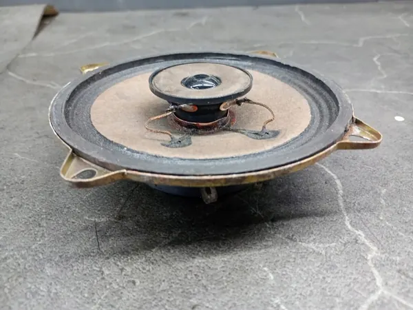 Kaiutin Mercedes W123 OEM glosnik mercedes w123 image 3