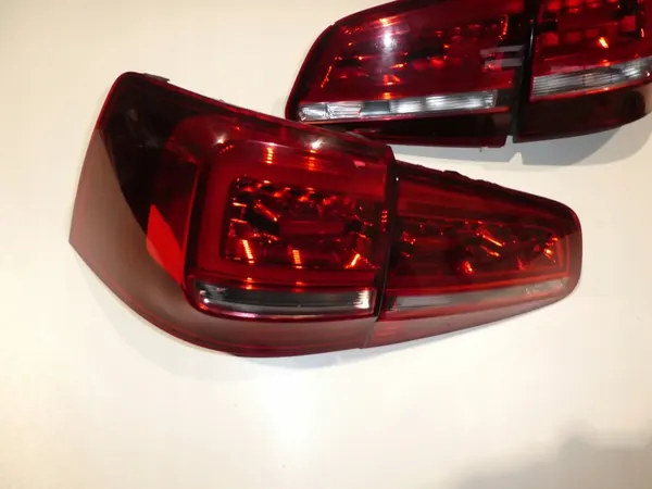 Luz trasera izquierda + derecha VW Sharan II Lift 7N0945208 image 10