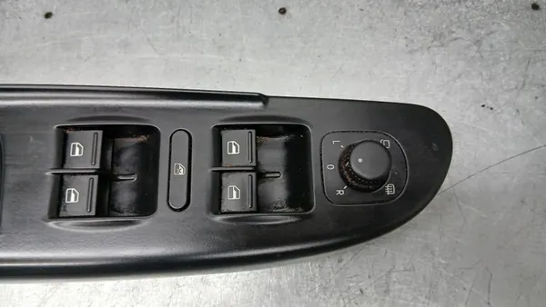 Linker Schalter VW Passat B6 2.0TDI 05-10 Limousine 3C1867171B image 2