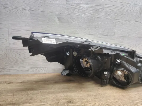 Faros delanteros izquierdo Toyota Verso 2021 image 5