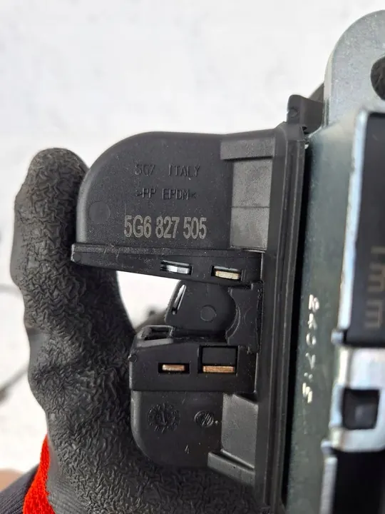 VW GOLF 7 VII 2015- VERROU DE HAYON ARRIÈRE 5G6827505 image 2