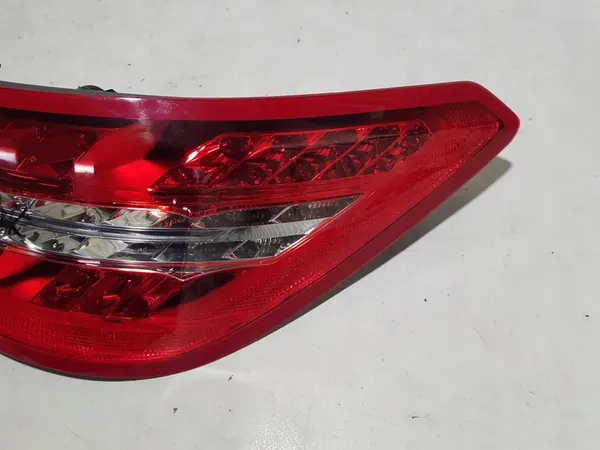MERCEDES E COUPE CABRIO W207 C207 RECHTER ACHTER LED LAMP 2079060258 image 4
