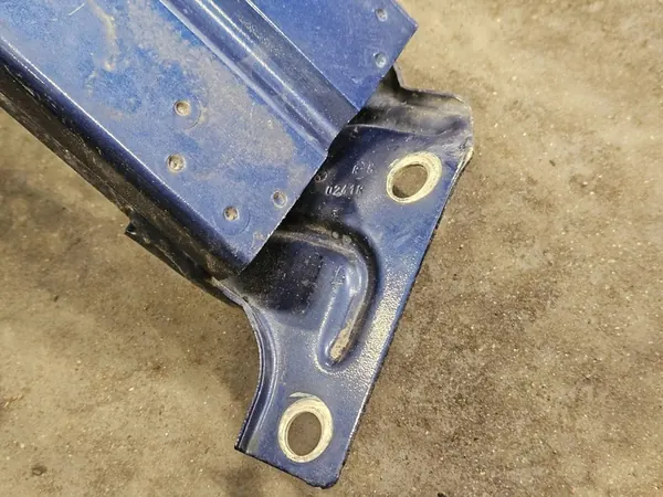 Mercedes-Benz A W168 2003 Traversina paraurti anteriore OEM image 5