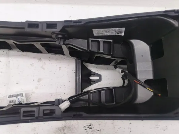 Mercedes middenconsole armsteun OEM A2466804301 image 10
