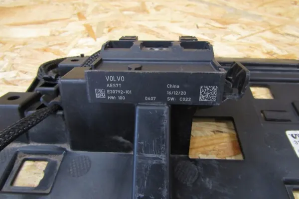 Bakluckelyftsensor OEM 31652305 AES7T HCU KK image 8