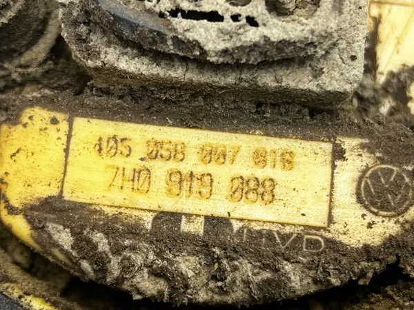 Brandstofpomp VW Transporter T5 2.5TDI 7H0919088 image 3