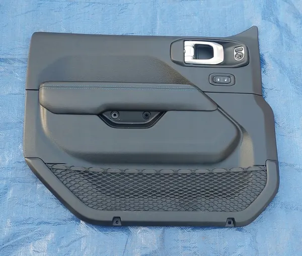 OEM 6899986ABLP1 Jeep Wrangler JL Dörrklädsel Vänster Fram image 2