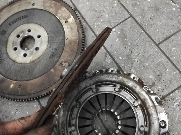 Kytkin Opel Corsa D 1.2 Bensiini OEM image 3