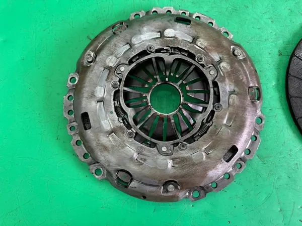 Schaeffler LuK kytkinpaketti Opel Insignialle image 6