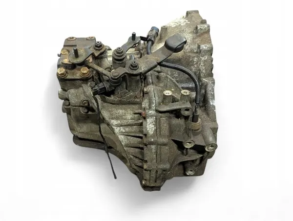 6-Speed Manual Transmission Kia Carens 2 FG 2008 OEM 43000-24450 image 3