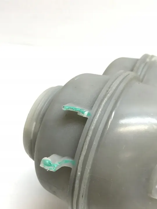 Expansietank Mercedes C-Klasse W206 A2065000000 image 3