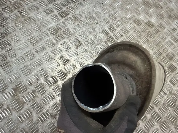 Silenciador central Nissan Rogue OEM 201014CF4A - Usado image 5