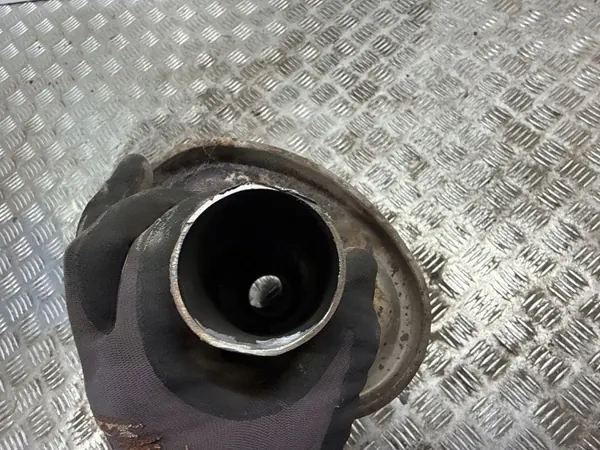 Silenciador central Nissan Rogue OEM 201014CF4A - Usado image 6