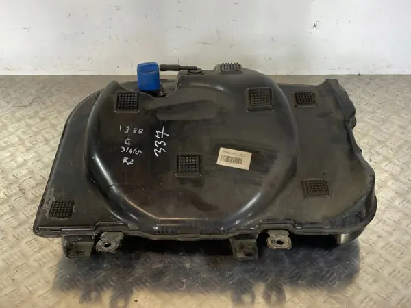 Réservoir AdBlue Maserati OEM EA170450114 - Occasion image 3