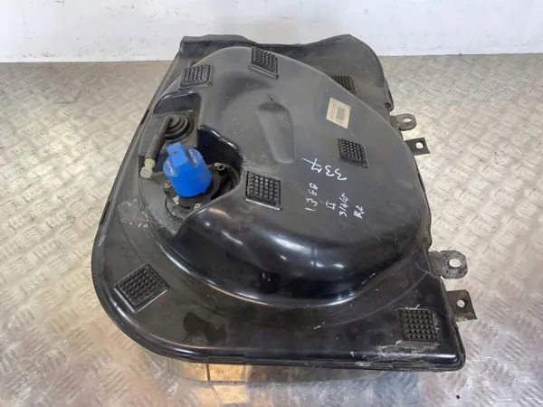 Réservoir AdBlue Maserati OEM EA170450114 - Occasion image 4
