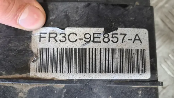 Filtro de carbón Ford FR3C-9E857-A para Mustang 2018 image 3