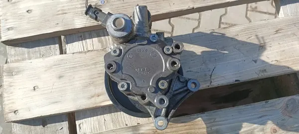 Servostyrningspump Mercedes R172 SLK 1.8 CGI A0064664301 image 4