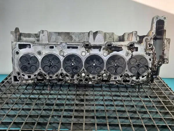 Culata BMW OEM 7811936 para X6 E71 3.0D N57 image 9