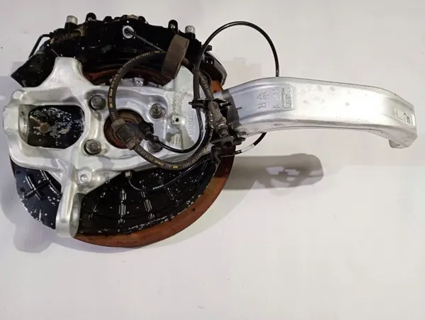 Etupää oikea pyöränkannatin OEM 670034831 Maserati Levante image 6