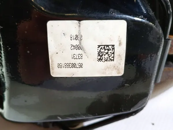 Etupää oikea pyöränkannatin OEM 670034831 Maserati Levante image 9