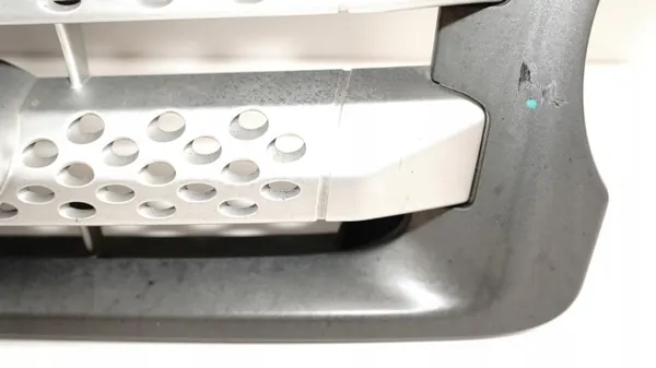 Puskurin ritilä OEM 360165919 Range Rover Sport L320:lle image 9