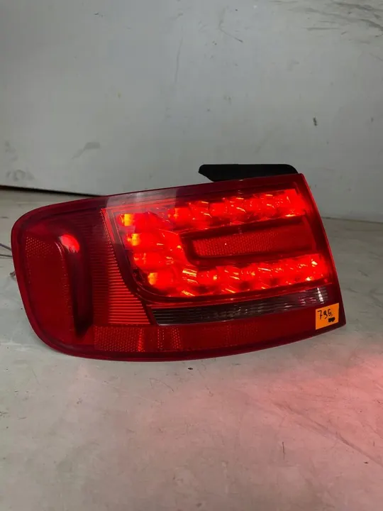 Lámpara trasera izquierda AUDI A4 (8EC, B7) 2.0L diésel 2011 image 2