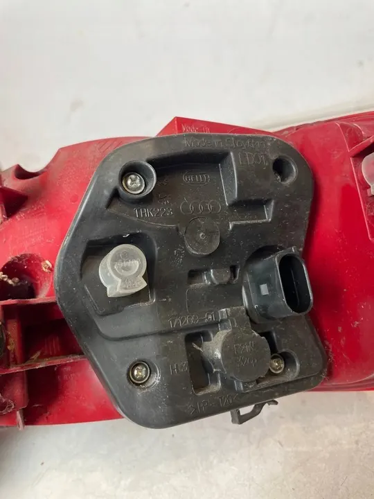 Lámpara trasera izquierda AUDI A4 (8EC, B7) 2.0L diésel 2011 image 8