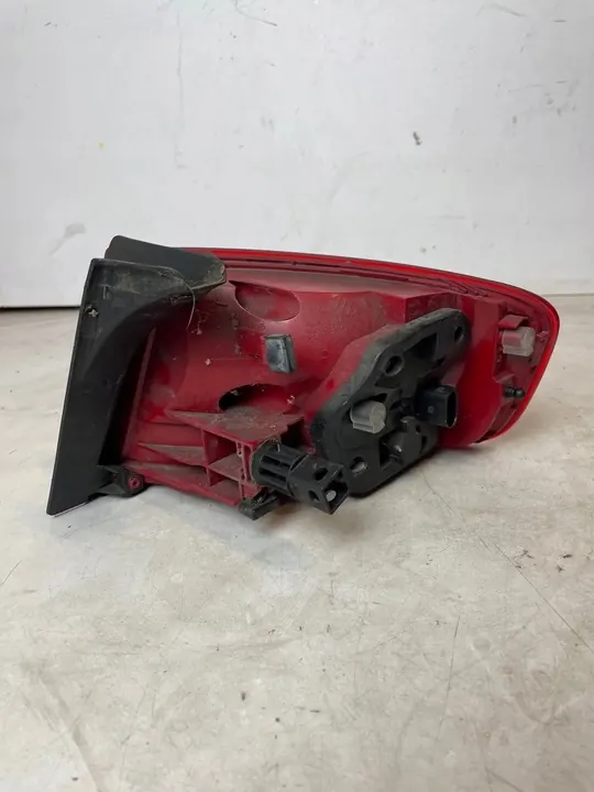 Lámpara trasera izquierda AUDI A4 (8EC, B7) 2.0L diésel 2011 image 9