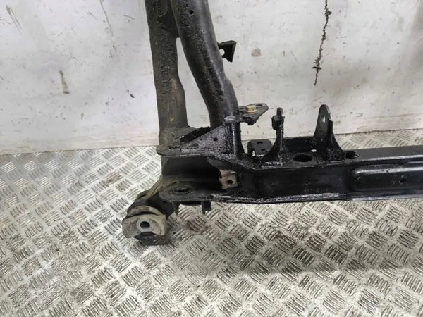 Estrutura Auxiliar Dianteira Mercedes-Benz OEM AMD139256 image 3