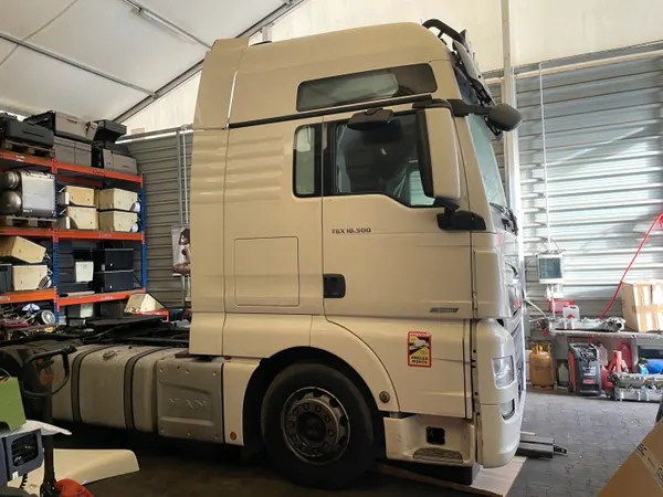 Cabina completa MAN TGX XXL Euro 6 - OEM KABINA81MANXXL image 7