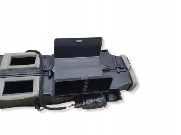 Jeep Grand Cherokee WL ilmakanava OEM 68459479AE image 7